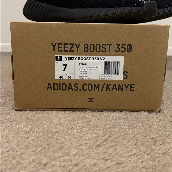 Adidas Yeezy Boost 350 V2 Kids Sneakers - Black and Cream- size 7 - Picture 5 of 8